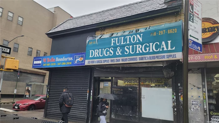 GREAT LOCATION ON BUSY JAMAICA AVE SPACE FOR LEASE. IDEAL FOR RESTURANT OR ANY OTHER USE.