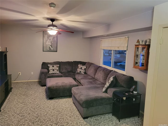 Get ready for easy living. This home is spacious and well kept. Very little maintenance is required.  Common Charges Include Hot water, heating, snow removal, tax, gas, landscaping, garbage removal and pool maintenance. The complex has many amenities with great community living.