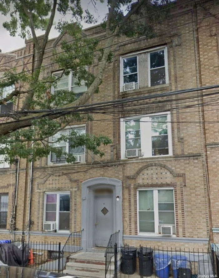 6 Family, 6 x 2 bedroom Apartment . Gross Income is $89000, 00 . Expenses $25000 dollars Annually. Net Income $ 64000, 00 dollars Annually .3 Apartment is rent controlled and the other 3 is CityFheps . Owner willing to listen to all offers . All good tenants .