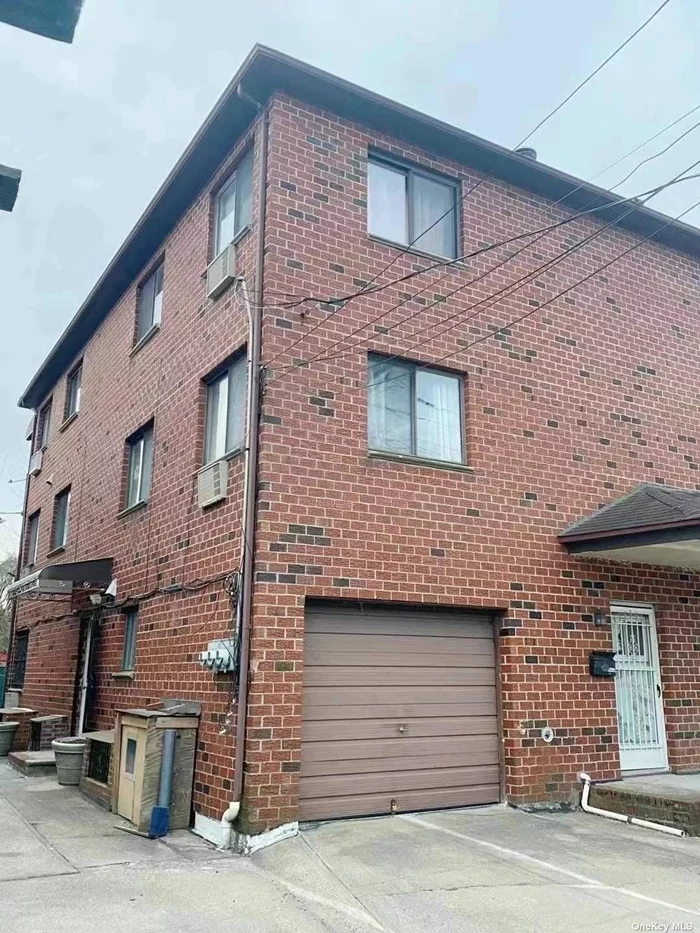 Location! Location! This semi-detached one family colonial brick house is fully renovated and in excellent condition. The first floor includes 2 bedrooms, 1 bathroom, and a garage. The second and third floors each have 2 bedrooms, 1 bathroom, and 2 living rooms. Additionally, there is a fully finished basement multiple entrance. Conveniently walking to Gold City Supermarkets, shopping areas, and public transportation routes such as Q17, Q25, and Q34. Just a few minutes away from Downtown Flushing and conveniently located across the street from Kissena Park.