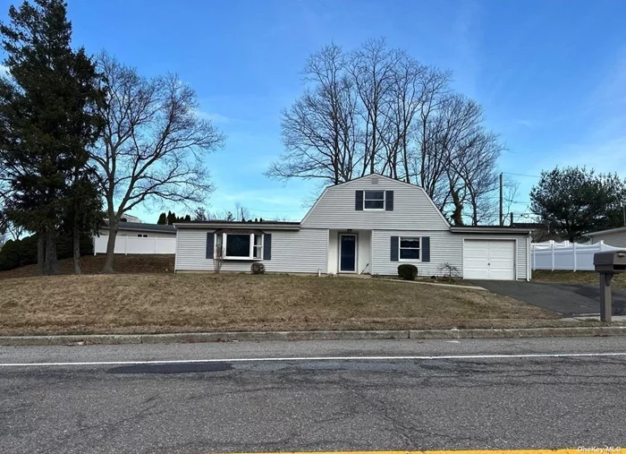 This Farm Ranch Style Home Features 5 Bedrooms, 2 Full Baths, Eat In Kitchen, Den & 1 Car Garage. The information provided is estimated to the best of our abilities at this time.
