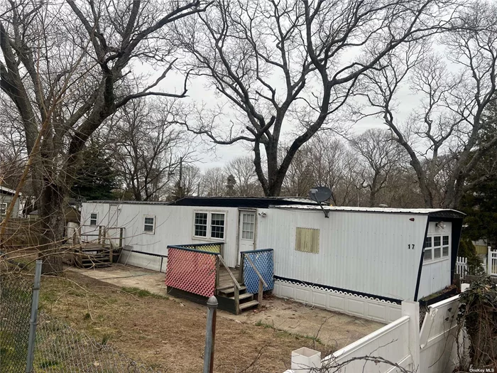ALL CASH!!! Vacant Mobile Home 3br/1bth , eat in kitchen/dining and living room. INVESTORS ARE WELCOME!!!! AS-IS Lot fees $721a month, Nice size unit including tool shed, washer & dryer, central air and playground set. Delivered broom swept. UNIT 17