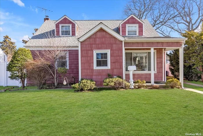 Lovely expanded cape with rear first floor extension. Flexible floor plan-option for formal dining room or den. All bedroom are generous size. First floor bath is updated. Entry foyer and lots of storage! Nice residential street, close to parkways & shopping.