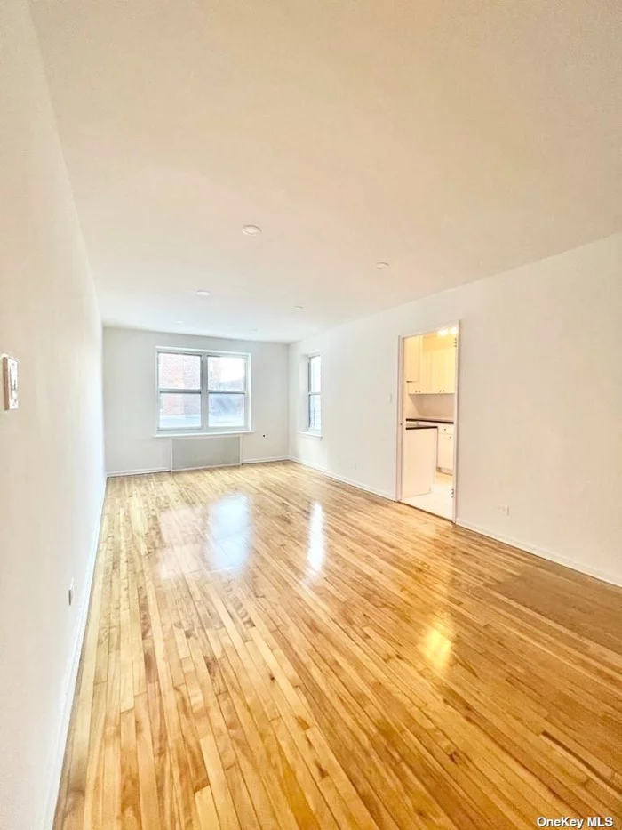 Looking for a beautiful and convenient place to live? Look no further! This 1 bedroom apt is perfectly situated, making it an ideal location for commuting to NYC. Enjoy all the perks of City living while still having a comfortable and private space to call home. Don&rsquo;t miss out on the opportunity to live in this well-located and desirable apartment. On-site storage and parking available.