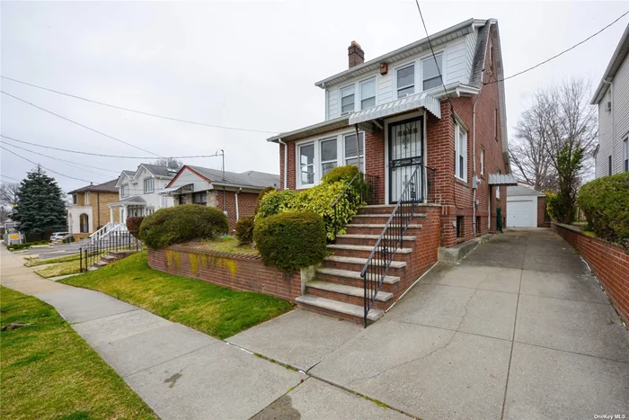 Just arrived- Well maintained colonial in beautiful Fresh Meadows neighborhood. Detached 3 bedroom, 1.5 bath colonial in prime Fresh Meadows neighborhood. Convenient to shopping and transportation.  Won&rsquo;t last!