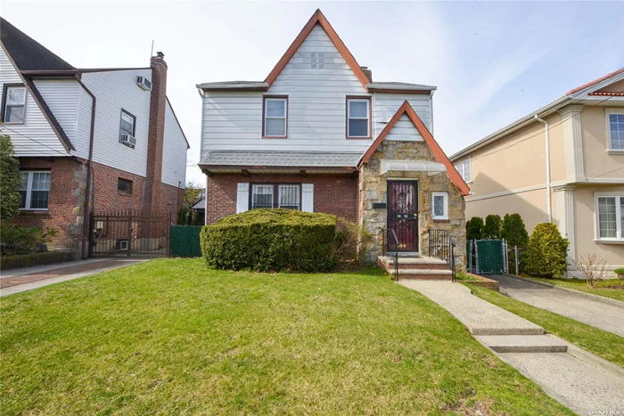 Great opportunity to afford a colonial style home in prime Flushing neighborhood. This 3 bedroom, 2 full bath home has been lovingly maintained but is ready to be customized to your liking. Some upgrades include newer floors & new roof in 2022. Convenient to Peck Park & Q27 & Q 31 buses.