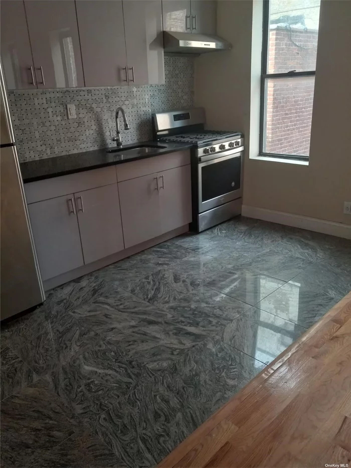 Mint 3 bedroom apartment in great location. Newly renovated through-out and updated with brand new kitchen appliances, new modern bath and new flooring. Very spacious bedrooms with ample closet space. Close to all amenities, schools, shops, transportation, LIRR, eateries and much more.
