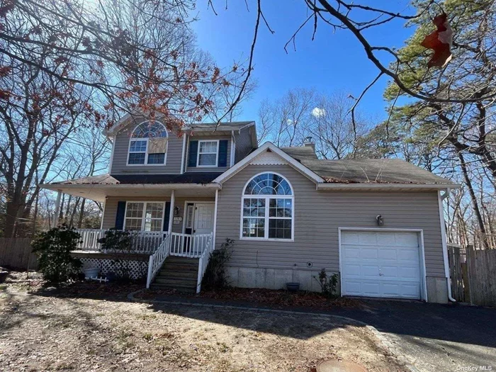 Colonial Style Home. This Home Features3 Bedrooms, 2.5 Baths, Formal Dining Room, Eat In Kitchen & 1 Car Garage. Centrally Located To All. Don&rsquo;t Miss This Opportunity!