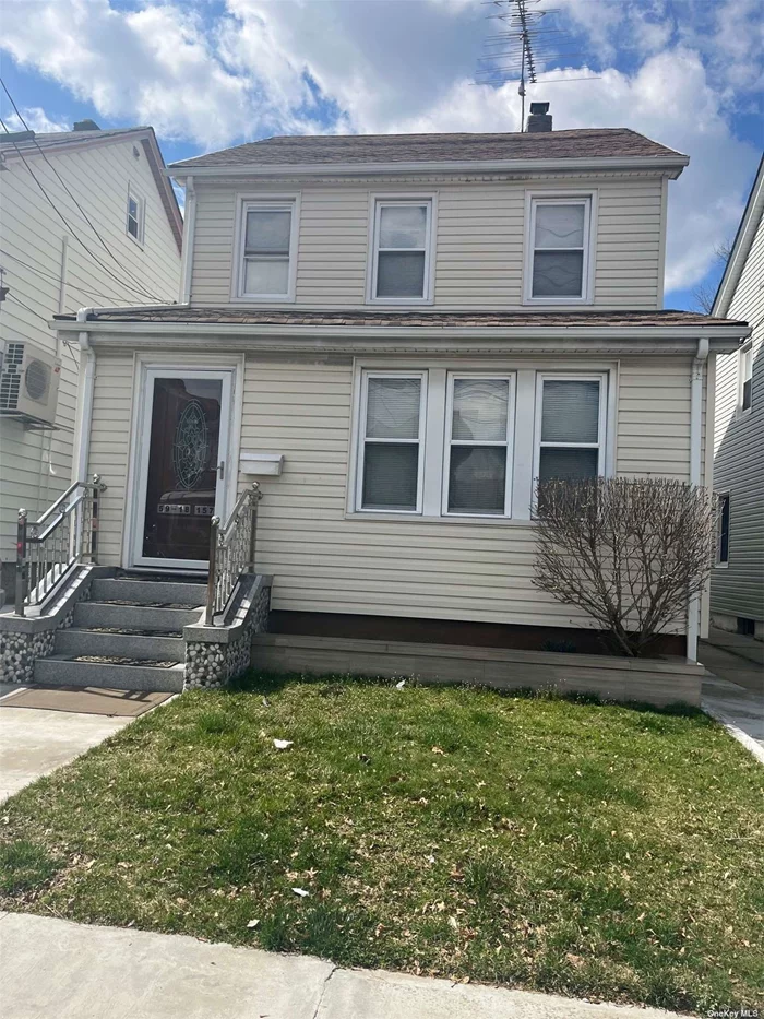 Excellent condition 1 dwelling house in the heart of downtown flushing near Kissena park. This property is 30x100, R3 A zoning with 2 car garage and a long private driveway can park 5 cars. The first floor is 1 bedroom, large living room , dinning room and kitchen. The 2Fl is 3 bedrooms, full bathroom. The 3Fl is a attic. The Basement has a separate entrance. Close to all...