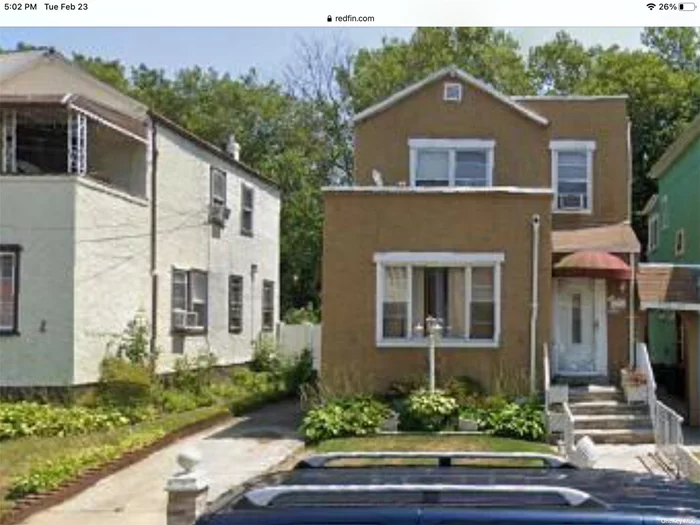 1 FAMILY HOUSE 3 BEDROOM 2.5 BATHROOMS. RIGHT NET TO THE CROSS ISLAND PARKWAY AND BELT PARKWAY.CLOSE TO GREEN ACRES MALL TRANSPORTATION Q5 BUS AND L.I.R.R ROSEDALE STATION.