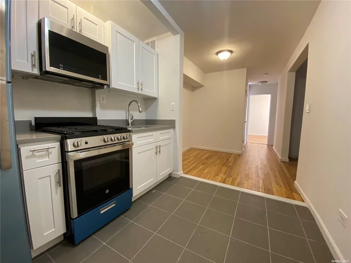 SPONSOR UNIT - NO BOARD APPROVAL! Sale may be subject to term & conditions of an offering plan. 20% Down Payment required. Buyer pays transfer tax. Newly renovated quartz kitchen featuring stainless steel appliances and renovated bathroom.