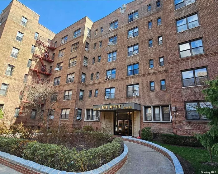 Seize the opportunity to revitalize this pet-friendly 1-bedroom co-op nestled in the desirable community of Rego Park. Despite needing some TLC, this co-op boasts a spacious layout with great potential. With an open floor plan and abundant natural light, the possibilities for customization are endless. Don&rsquo;t miss the chance to unleash your creativity and transform this diamond in the rough into a polished gem.