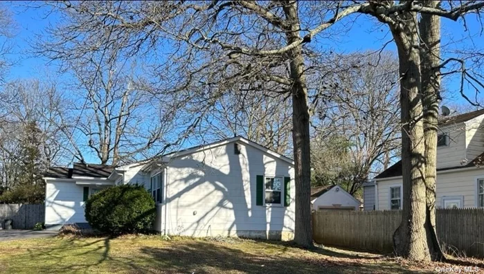 NOT YET APPROVED Short Sale. Sold As Is. No Interior Access At Anytime. Information In The Listing Is Provided As A Courtesy. Agent & Buyer Should Verify All Information And Not Rely On Contents Herein.