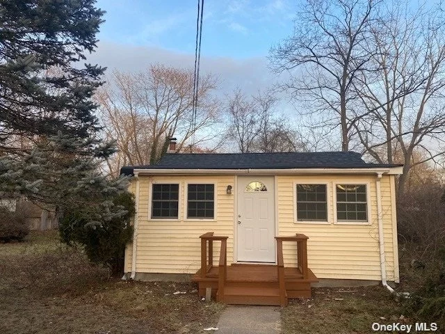 Clean 3 bedroom 1 bath house. Huge yard with detached garage. Updated kitchen and bathroom.