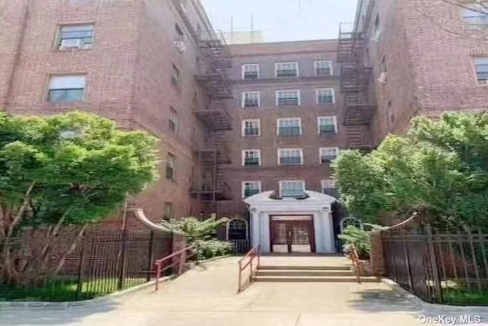 Large co-op building in Flushing. 10 feet celling South explore, a lot of Sunshine. Every room has windows. Huge living room. King size bedroom. All the windows were changed in 2022,  the security system was update. parking and drive way were update too. close to 7 train, library, bank, supermarket and Schools.