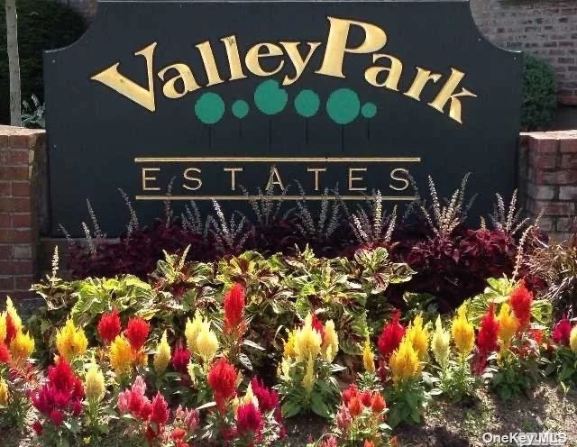 Pristine Valley Park Estates -- 18 acres of tree-lined park-like settings. 2 on-site laundry rooms. Close To Schools, Parkways, and Shopping. Co-op Board requires: minimum 20% down, credit score 700, Income requirement-Maint. & Mortgage not exceed 35% Pet-Friendly Property--1 dog under 35lbs permitted. This unit is priced right for you to renovate and make it to your desire.