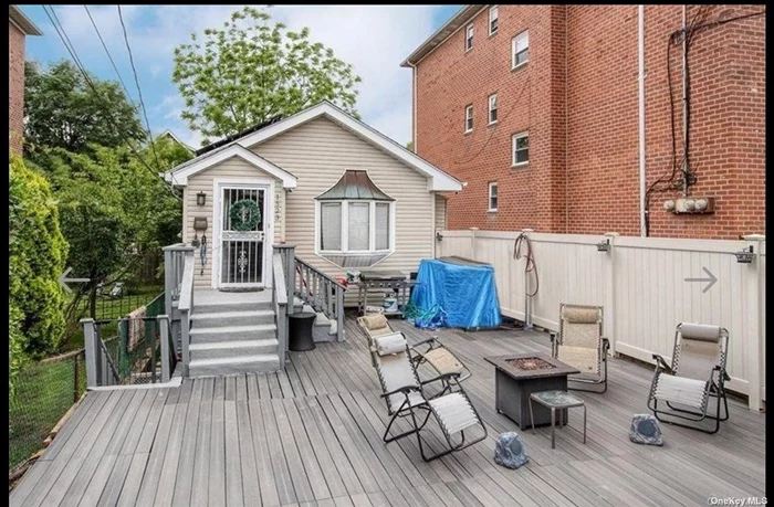 Beautiful raised ranch available in the high demand Country Club area in the Bronx. Move right into this 4 bed 2 bath property along with a full basement and outdoor space.