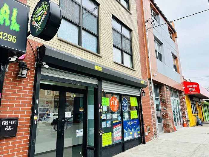 Retail Storefront For Sale In College Point! Great location on College Point Blvd, Busy street, close to schools, local market, coffee/donut, shop24-hour convenience store, Laundromat, Q-65/20A bus stops. Just minutes from 20th Ave super shopping plaza and Downtown Flushing. High foot traffic and excellent visibility, ensuring maximum exposure for the store.