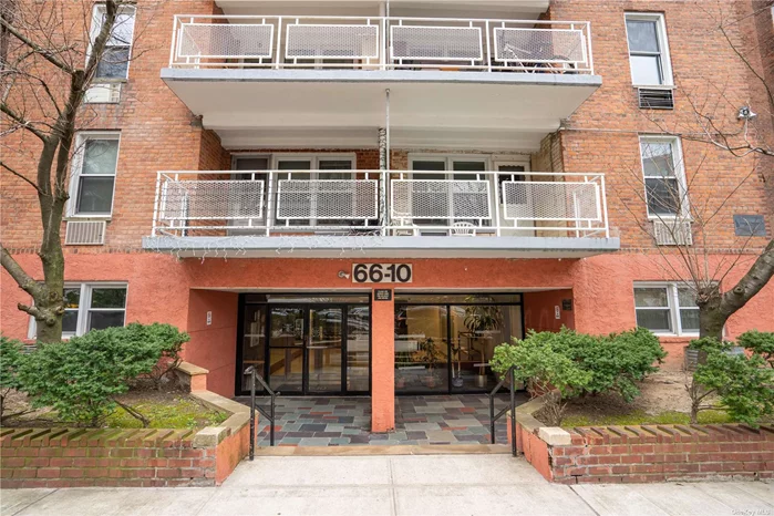 This fully renovated apartments boasts an expansive floorplan that is both large and super functional. The apartment welcomes you in through an entry foyer that features multiple closets for ample storage space. The floors of the apartment were all newly done with two layers of insulation providing comfort and reducing any noise level.