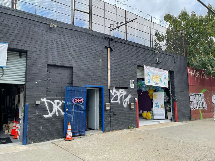 Great Investment Opportunity and Ownership 4235 sqft Warehouse in heart of Crown Heights. The M-Crown Rezoning in CB8. Can Be Sold As Package Deal (887-897 Dean St) With Lot: 71 for 2848 sqft Warehouse Along with Lot 74, 75, 76) Total Lot Sqft: 12, 696 Sqft Close to downtown Brooklyn, Atlantic Terminal and Barclay Within Minutes.