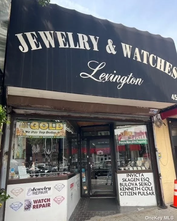 Family Business established in 1983. Store located in main street with high traffic. Store currently offer sales and repairs of jewelry. Staff over 25 years trusted by the neighborhood.