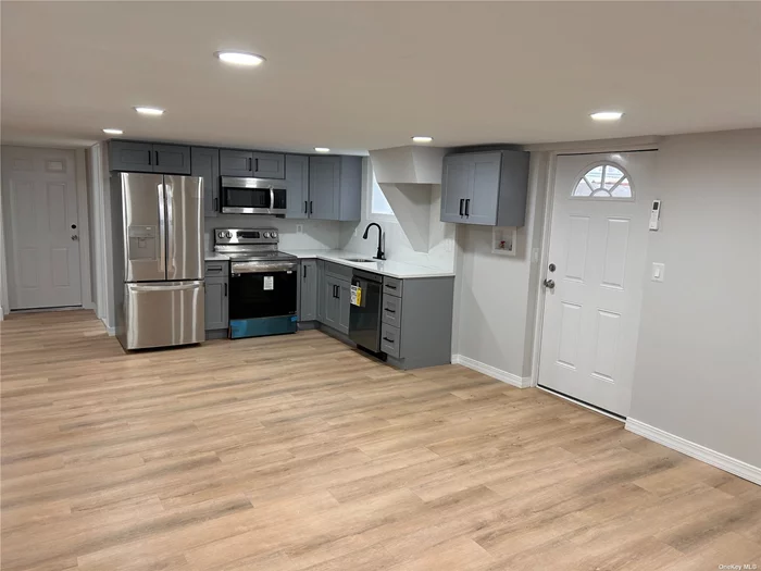 Totally Renovated with 2!!! AC/Heat Split Systems!!! Full new kitchen w/ dishwasher, plus washer/dryer COMBO machine and HUGE primary bedroom with huge closet, Living Room and additional space for formal dining room or home office!!!