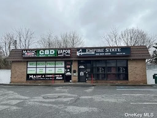 Amazing Space For Lease. 1000 Sq&rsquo; Great Location On Route 112 Near Route 347 And Route 83. Great Natural Light. Bathroom. Clean, Well Kept Space Perfect For Most Types of Storefront Businesses or Offices.