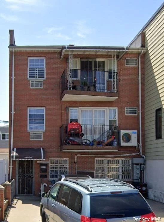 Spacious 3 Bedroom 2 Baths apartment in Prime North Richmond Hill off Hillside Ave on the second floor of a 3-stories house. Close to school and train station transportation, shopping, and all amenities.