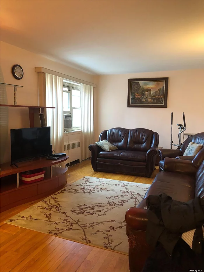 Beautiful Large 2 Brs with Lots Of Closets. Maintenance Include All Utilities, Insurance and RE Tax, Elevator Bldg. Near Queens College, Townsend High School. Indoor/Outdoor Parking Available, Cats Ok, Near Main, Kissena, Jewel Ave, Shops, Transportation, Q44, Q20, Q64 Bus And Be @ 71st To E, F, 7 Train. Continental. Spacious, Sunny Lovely, Community Tree-Lined Yard.