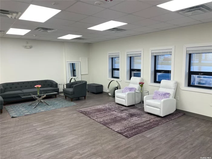 One Story Building featuring 724 sq. ft. perfect Office Space. Natural Gas Heating Central Air in excellent condition. Price per sq. ft. includes CAM. Tenant pays Utilities.