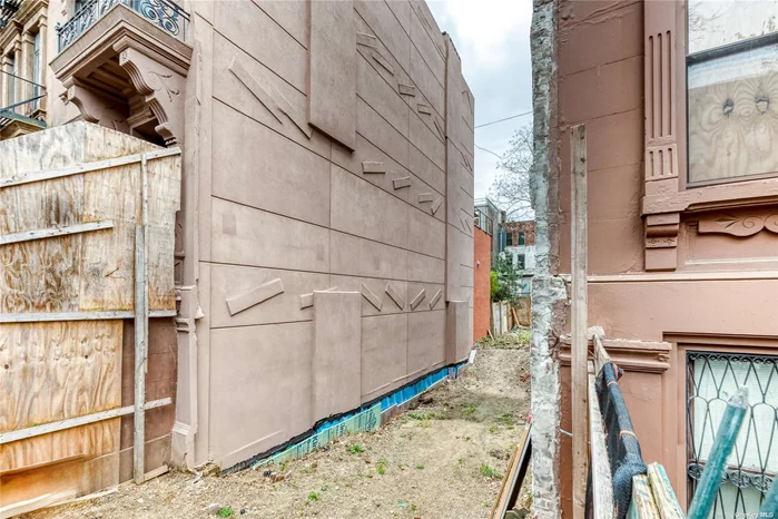 Vacant residential land on a beautiful residential street. In Prime New York City location with amazing possibilities. Lot square footage 1749 lot frontage ft. 17.5000 lot depth 99.9200. Please verify current taxes LA not responsible for current taxes. Not YET APPROVED Short Sale!!