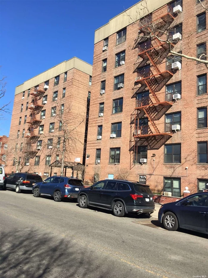 High quality brand new condition of kitchen and bathroom. Well maintained elevator building. Every rooms has window. Pet friendly building. Low maintenance fee. Laundry room at 1st floor. Walk to LIRR and 7 train station. One block to Northern Blvd. Near local bus, Q13, Q28, and express bus to Manhattan. Must be owner occupied.