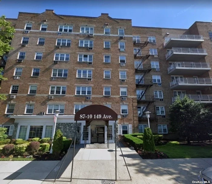 Spacious 2 bedroom, 2 bath Condo with terrace in the Northgate building. Large living room, dining room, kitchen. Priced to sell.