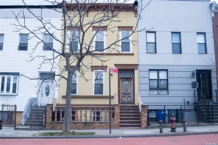 Who wants Brooklyn?? This home is convenient to everything! Where are the investors?