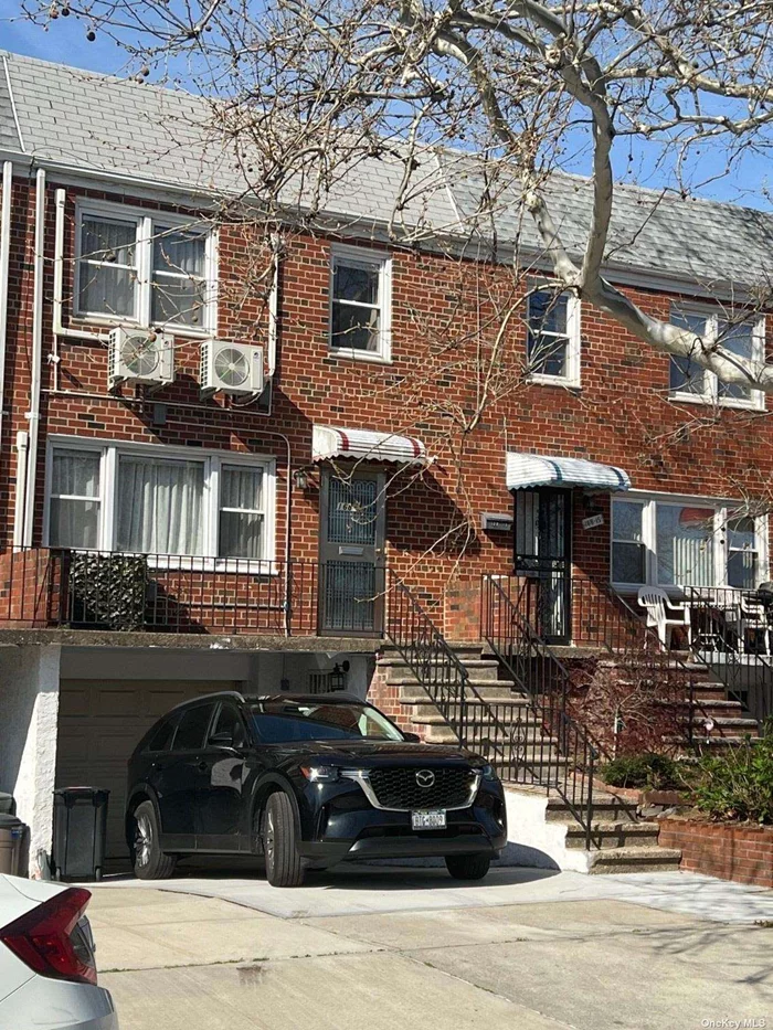 Large 1933/SF solid brick 19 foot diamond condition 1 family house located in a quiet Cul-de-sac Ave. in Whitestone. Close to all and Q16 bus just a minute walk. Whole house was renovated in 2017 affixed with 6 split AC units, 2 kitchens & 3 full bathrooms, 2 washers & 2 drys, 1 dish washer. R3-2 zoning potential covert to legal 2 family. Walk-in first level with separate entrance and backyard door, Summer Kit, full bath, family room and laundry. Walk up to 2 level come with a huge front porch, a great size LR, Dinning area, an office/BR and kit & full-bath. 3 level is 3 great size bedrooms, a large full-bath with washer and dryer.