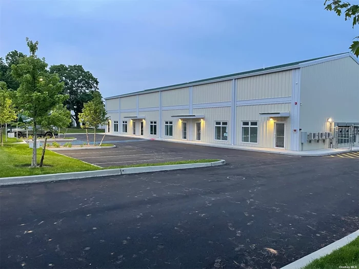 RARE OPPORTUNITY! Warehouse Space Available for Lease. Situated On 1 Acre, Brand New 2, 292 SF Warehouse Available for Lease. Features 28-foot Ceilings, 12 By 14-foot Drive in Door. Private Office Space and a Private Bath, Split Unit Which Provides AC & Heat As Well As 75, 000 BTU Natural Gas Heated Bay Area. Ample Parking Available. Highly Visible On Edwards Avenue. Will Not Last!