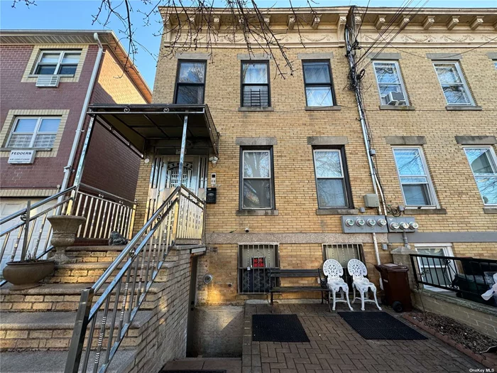 Rare Brick S-Detached 4 FAMILY In Heart of Middle Village, Greatl Incomes! Well-Maintained Property ARV Mkt Rents Should Be over 110K+ Annually. All Apartments Are in Great Condition ! lots of Potential for Investors! DELIVERED VACANT COULD BE AN OPTION! #1:3Beds /2Bath   #2:1Bed/1B  #3:2Beds/1B  #4:2Beds/1B