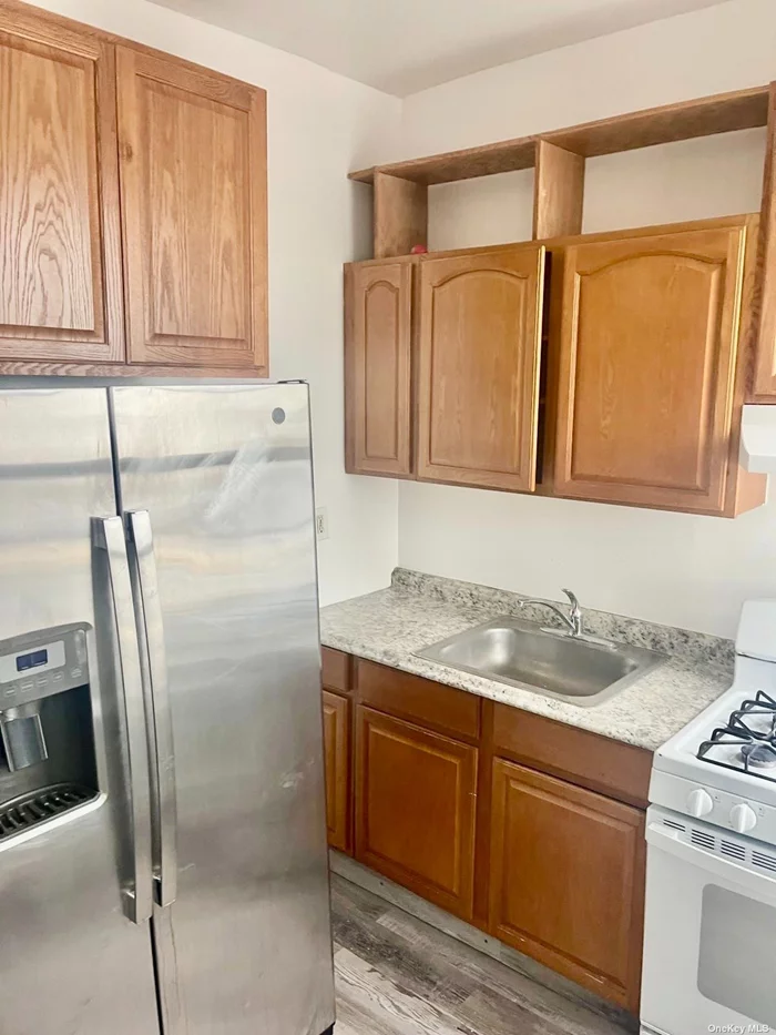 Large 3 bed 1 bath in Bedstuy.  Enjoy large box bedrooms with closets.  Close to shops and restaurants and within minutes of the Broadway Junction Train Station and the A, C, E, J, M, Z and L trains as well as the LIRR.