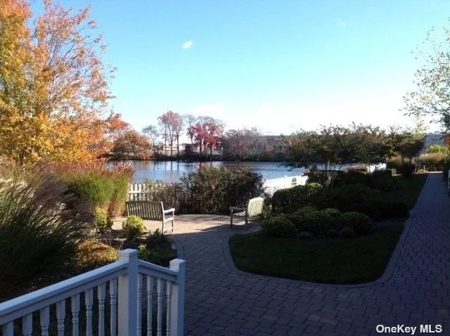 *Ask About Our Rent Specials*Restrictions Apply* On Scenic Lake Orowoc .This Community Offers Spacious Apartments Featuring Designer Kitchens, SS Appliances & Brand New Bathrooms. Close to dining, Shopping and transportation. Convenient To Montauk Highway, Prices/policies subject to change without notice.