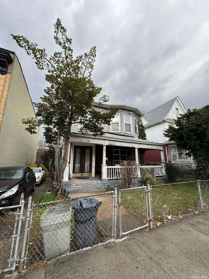 358 East 28th Street, Brooklyn, NY 11226  Welcome to this two family in the heart of Flatbush. This is a one of a kind property that sits on a MASSIVE lot of 40 X 102.5 lot!  Did I mention buildable square footage is 9, 963 sqft !!!! Lot sqft 4, 100 Lot dimensions 40 ft x 102.5 ft R6 Zoning Buildable Square Footage (usable floor area) 9, 963 sqft