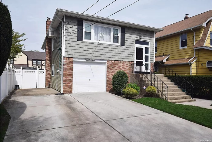 MID BLOCK LOCATION ON SEMI PRIVATE STREET IN BEAUTIFUL LYNBROOK .5 BEDROOMS 2 FULL BATHS. HOUSE WAS ALWAYS BEEN WELL TAKEN OF.perfect M/D.with permits