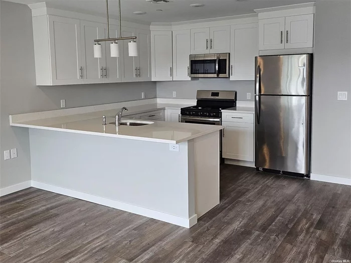 Brand New Luxury Apartments Featuring High End Quartz Kitchen, Living room 2 Large Bedrooms and 2 Full Baths, lots of closet space. Washer/Dryer, Central Air, Gas Cooking, Private Parking and Fitness Center. All Applications Thru NTN. First Month Free.!