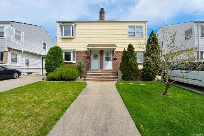 Just arrived- S/D colonial in prime Whitestone neighborhood. Well maintained 3 bedroom, 2 full bath home has been well maintained by long time owner. Situated on oversized 26 x 145 property-room for extension. Convenient to all- transportation, schools, shops, cafes. Won&rsquo;t last!