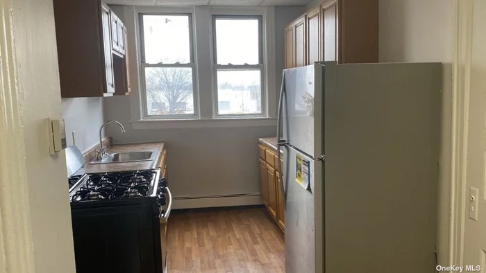 Corner Bayview & Lawrence Aves. Newly renovated 3 BR, 1 Bath. Living area. New Stainless steel appliances. Laundry room at around the block. Next to post office and Inwood train station.