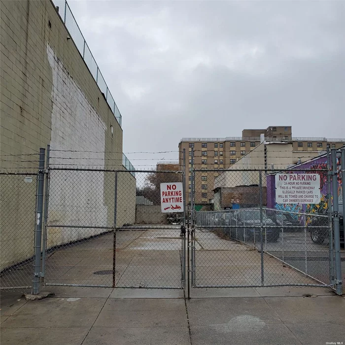 Vacant lot, Zoning(Far:1)(Far 2.4), Potential 4 Stories, Buildable 6977sqft Proposed building gross floor area is 12, 371sqft All info not guaranteed, Prospective buyers should reverify themselves
