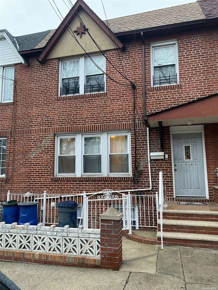 Great investment opportunity for a legal 3 family house in Middle Village. This property is located near everything including Express bus to Manhattan, Metropolitan Ave M Train, all forms of shopping, Mall and more. With a gross monthly rent of $8500, this is a great investment for the user or investor.