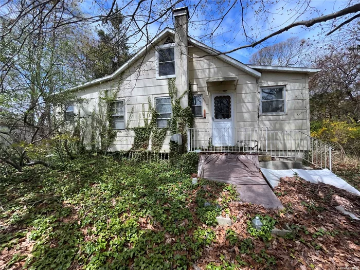 This home situated on .36 acres is your blank canvas with endless possibilities. Incredible opportunity for a starter home, down size, or investment property. Come see what potential this property holds! LOW TAXES $5, 001.16