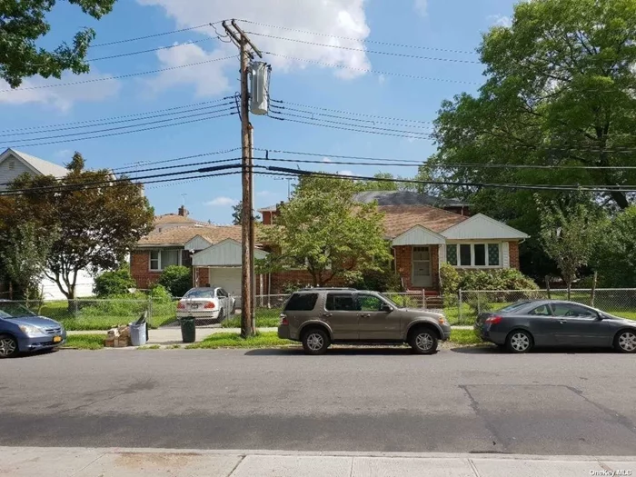 Desirable Area In North Cp, Detached Ranch Corner House, Facing MacNeil Park, Mother & Daughter Layout With Full Finished Basement, lately renovated & upgraded; On A Lot Of 4500 Sf, Zoning R3A, Lots Of Possibilities; Can be converted into two family.