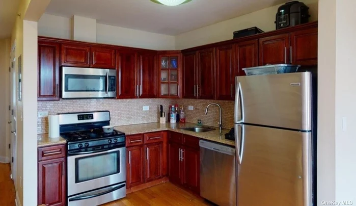 Spacious SHARED APARTMENT. Shared Living and Kitchen. Master bedroom with ensuite bathroom and PRIVATE balcony. Walking distance to Brooklyn College shopping, and public transportation. Available Immediately.