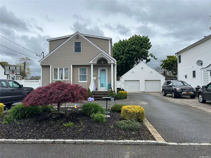 Beautiful Updated 2nd Floor Updated Apartment in Lindenhurst. Close to All. Open Concept Kitchen & Living Room. Large Bedroom, Updated Bathroom and Washer/Dryer. All Utilities included. Street Parking.